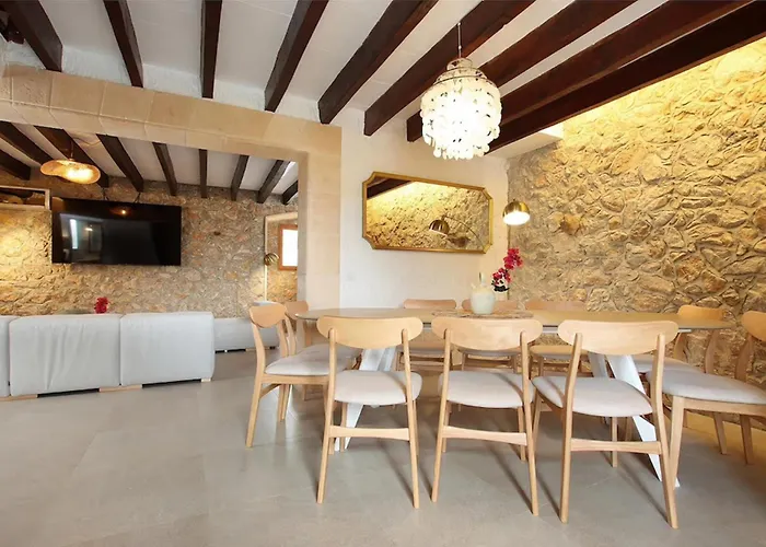 Вілла Rustic House Recently Renovated With Views To The Mountains By Renthousing Польєнса