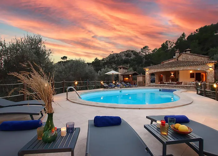 Rustic House Recently Renovated With Views To The Mountains By Renthousing Польєнса