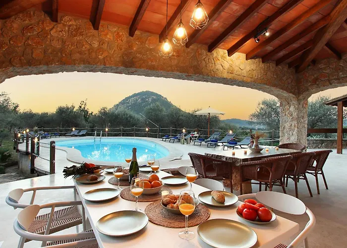 Rustic House Recently Renovated With Views To The Mountains By Renthousing