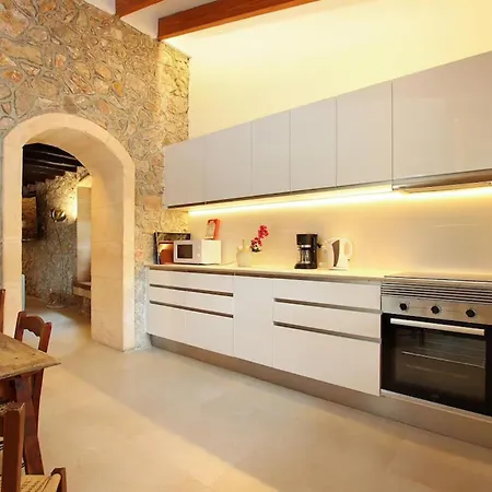 Rustic House Recently Renovated With Views To The Mountains By Renthousing *