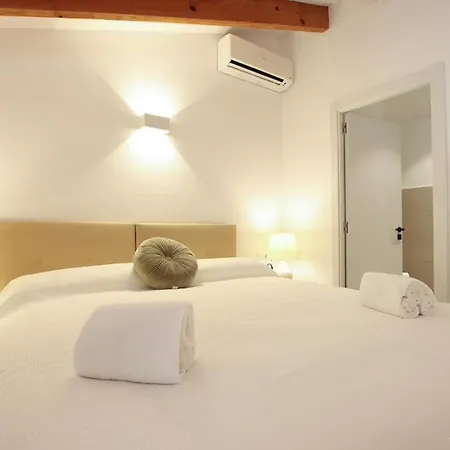 فيلة Rustic House Recently Renovated With Views To The Mountains By Renthousing