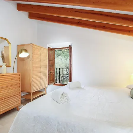 Rustic House Recently Renovated With Views To The Mountains By Renthousing Villa *