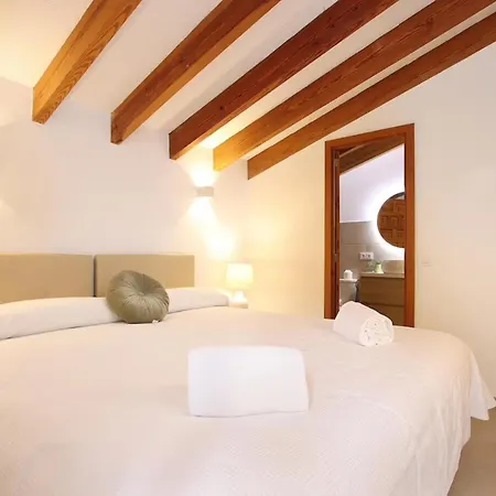 Villa Rustic House Recently Renovated With Views To The Mountains By Renthousing *