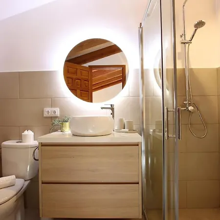 Rustic House Recently Renovated With Views To The Mountains By Renthousing Villa *