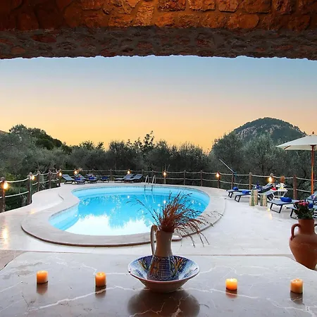 Villa Rustic House Recently Renovated With Views To The Mountains By Renthousing *