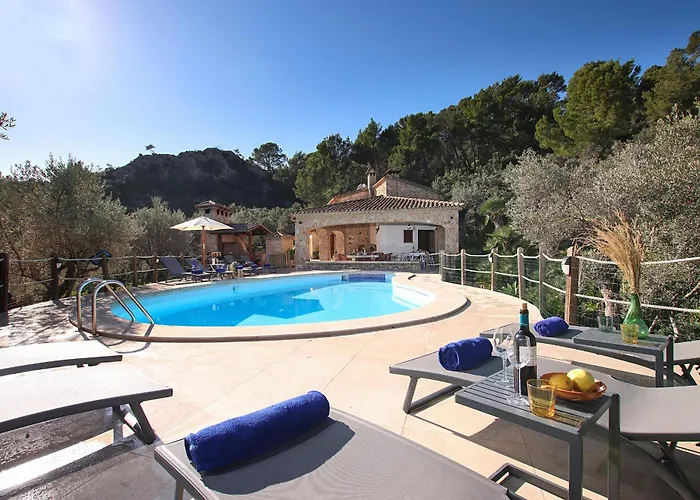 Rustic House Recently Renovated With Views To The Mountains By Renthousing Villa