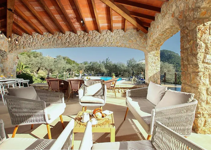 Rustic House Recently Renovated With Views To The Mountains By Renthousing Villa Pollença