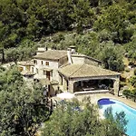 Rustic House Recently Renovated With Views To The Mountains By Renthousing