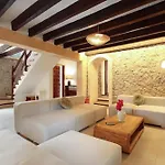 Rustic House Recently Renovated With Views To The Mountains By Renthousing