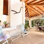 Rustic House Recently Renovated With Views To The Mountains By Renthousing Villa *