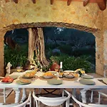 Villa Rustic House Recently Renovated With Views To The Mountains By Renthousing *