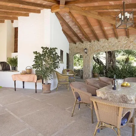 Rustic House Recently Renovated With Views To The Mountains By Renthousing