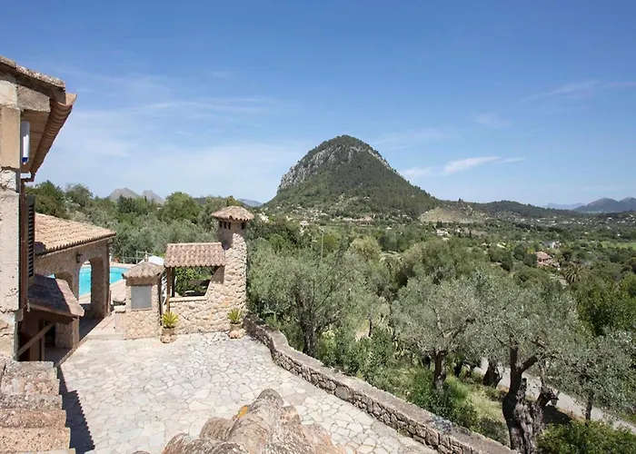 Rustic House Recently Renovated With Views To The Mountains By Renthousing ヴィラ