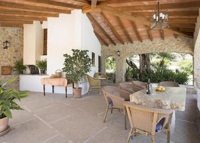 Rustic House Recently Renovated With Views To The Mountains By Renthousing