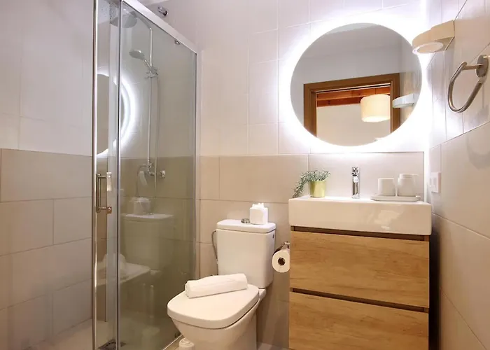 Rustic House Recently Renovated With Views To The Mountains By Renthousing ヴィラ ポレンサ