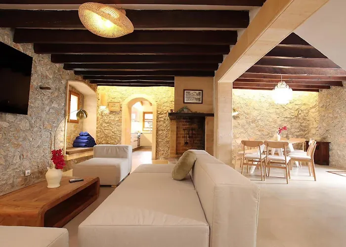 ヴィラ Rustic House Recently Renovated With Views To The Mountains By Renthousing *