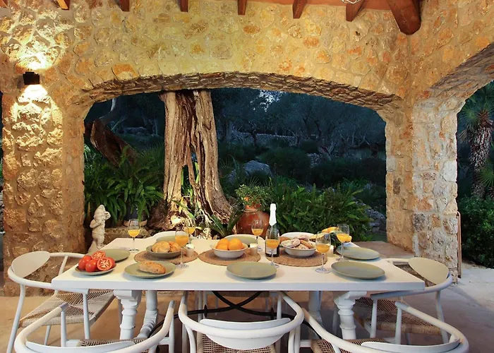 ヴィラ Rustic House Recently Renovated With Views To The Mountains By Renthousing *